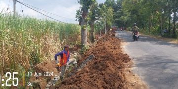Pelebaran Jalan Pucangan hingga Pagerwojo Telah Dimulai, Pekerja Libatkan Masyarakat Setempat
