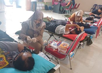 Polisi Ngawi Turut Serta Dalam Giat Bakti Sosial di Sine