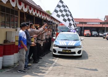 Menyambut HUT Bhayangkara ke- 78, Polres Kendal Bakti Sosial Salurkan Air Bersih