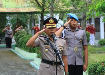 Waka Polres Ngawi Pimpin Ziarah ke Taman Makam Pahlawan di Hari Bhayangkara ke – 78