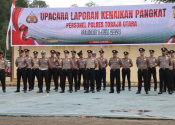 Kapolres Toraja Utara Pimpin Upacara Korps Raport Kenaikan Pangkat 26 Personel
