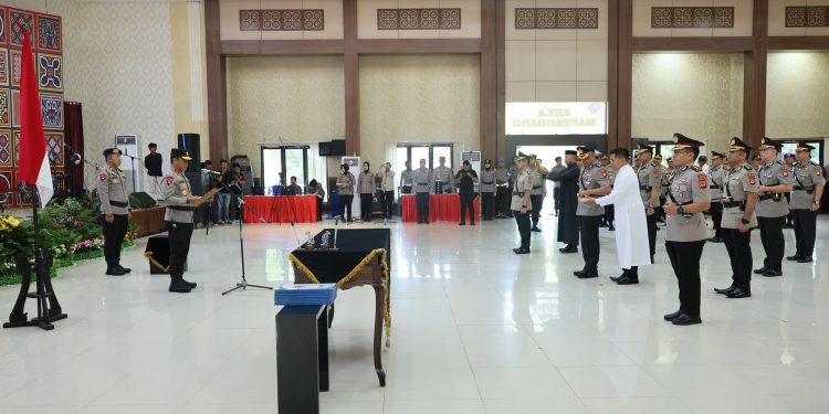 Kapolda Sulsel Pimpin Serah Terima Jabatan dan Kenal Pamit Kabiddokkes dan Kapolres Jajaran Polda Sulsel