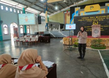 Sasar Ponpes di Ngawi, Polwan Polres Edukasi Cegah Bullying dan Kenakalan Remaja