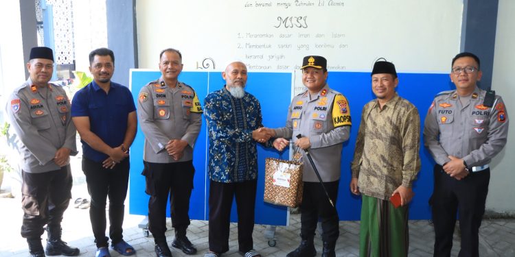 Dukung Olahraga, Kapolres Ngawi Beri Bantuan Peralatan Tenis Meja