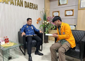 Kepala Bapenda Sulsel Layani Wawancara Mahasiswa UNM