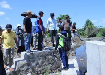 Pj. Bupati Didampingi Kadis PUTRPKP Takalar Sidak Hasil Pekerjaan Rehabilitasi Jaringan Irigasi Bendung Lembang Loe