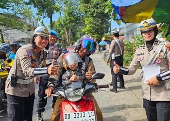 TERTIB BERLALU LINTAS, SAT LANTAS POLRES GOWA BERI APRESIASI KE PENGENDARA