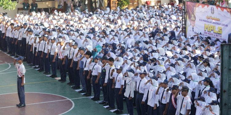 Kegiatan Masa Pengenalan Lingkungan Sekolah SMKN 2 Blitar berjalan lancar dan Kondusif