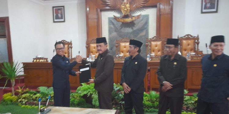DPRD Tulungagung Gelar Rapat Paripurna Kesepakatan Bersama Antara Kepala Daerah dan DPRD Terhadap Rancangan Perubahan KUA-PPAS Tahun Anggaran 2024