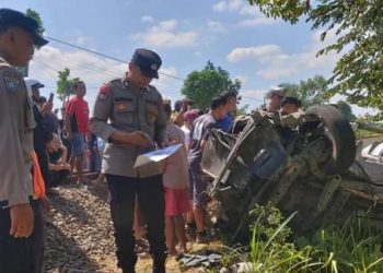 Polres Tulungagung Berikan Penbinaan Tertib Berlalu Lintas Kepada Pelajar SMPN 1 dan SMPN 2 Campurdarat