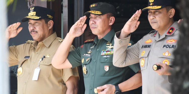 Polri dan TNI Bersinergi untuk Kunjungan Presiden Jokowi