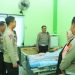 Kunjungi Anggota yang Sakit, Kapolres Ngawi Beri Motivasi dan Santunan
