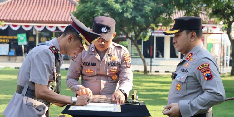 Serah Terima Jabatan di Polres Kendal: Kapolres Ingatkan Kesiapan Pengamanan Pilkada
