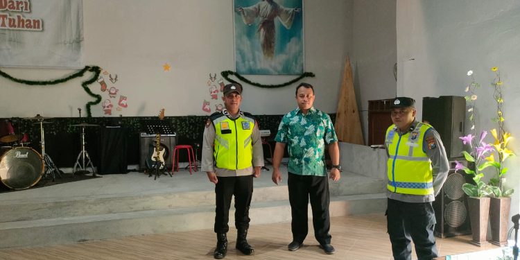 Polres Ngawi Amankan Kegiatan Ibadah Kebaktian Rutin Hari Minggu di Wilayah Dalam Kota Ngawi