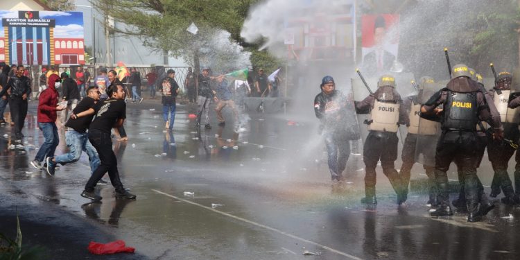 Polres Tulungagung Gelar Simulasi Sispamkota Operasi Mantap Praja Semeru 2024.