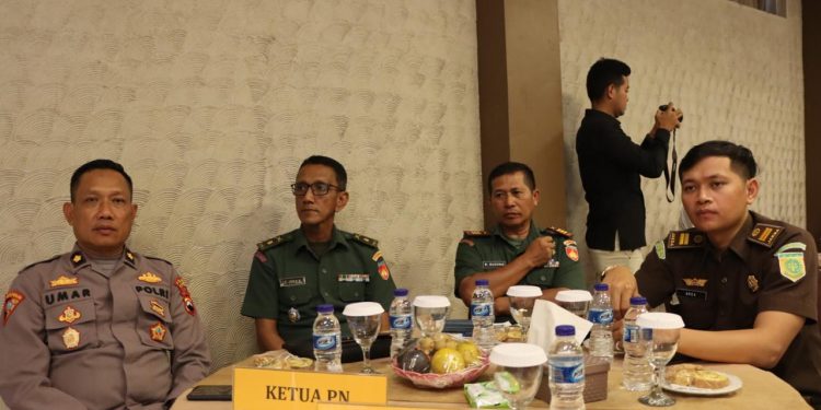 Rapat Koordinasi Lintas Sektoral Kesiapan Pengamanan Operasi Mantap Praja Candi 2024-2025 di Kabupaten Kendal