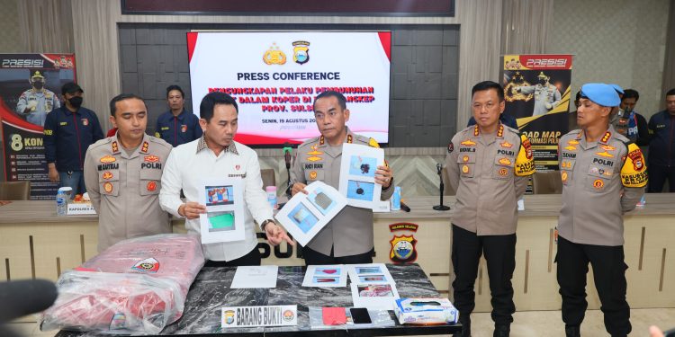 POLDA SULSEL GELAR KONFERENSI PERS PENGUNGKAPAN MAYAT DALAM KOPER DI PANGKEP