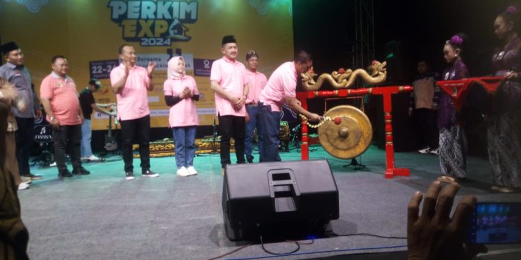 Merayakan HARPENAS Tahun 2024 serta HUT RI ke 79 : Dinas PERKIM menggelar bazar di GOR LEMBU PETENG