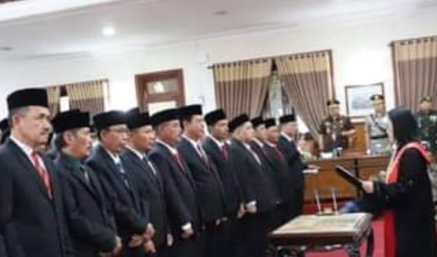 DPRD Kabupaten Tulungagung masa jabatan 2024-2029 resmi dilantik dan diambil sumpah jabatannya sejumlah 50 orang anggota Dewan
