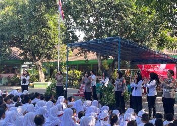 Peringati Hari Jadi ke 76, Polwan Ngawi Beri Edukasi Pelajar Tentang Bahaya Narkoba dan Bullying