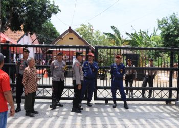 Polres Kediri Kota Pertebal Pengamanan Kantor KPU pada Tahapan Pendaftaran Paslon di Pilkada 2024