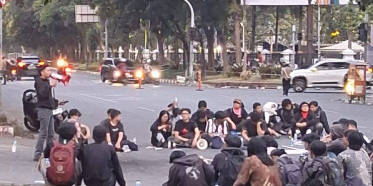 Polda Jabar Apresiasi Massa Unras Tolak RÙU Pilkada di Bandung Kondusif