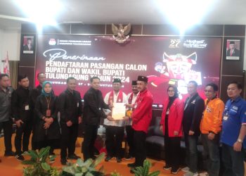 Pasangan Mardinoto Resmi Mendaftar di KPU Tulungagung untuk Pilkada 2024-2029