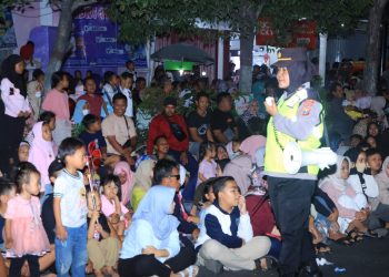 Polres Ngawi Melaksanakan Pengamanan Pawai Specta Carnival 2024