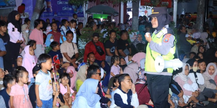 Polres Ngawi Melaksanakan Pengamanan Pawai Specta Carnival 2024