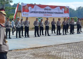 Kapolres Toraja Utara Pimpin Upacara Kenaikan Pangkat Pengabdian Polri Kepada AKBP Marthen Tangallo