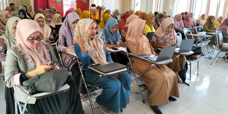 TAHUN ANGGARAN 2024, BIDANG PAUD DAN DIKMAS JENEPONTO GELAR BIMBINGAN TEKNIS PENGUNAAN TEKNOLOGI INFORMATIKA KOMPUTER