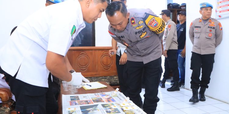 Jaga Kepercayaan Publik, Polres Ngawi Lakukan Tes Urine Anggotanya