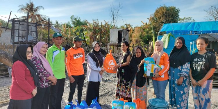 Badan Penanggulangan Bencana Daerah Jeneponto Tak Henti Bantu Masyarakat Yang Terkena Musibah Kebakaran Rumah