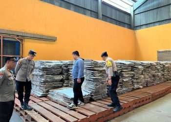 Pastikan Gudang Logistik KPU Aman, Polres Ngawi Lakukan Pengecekan