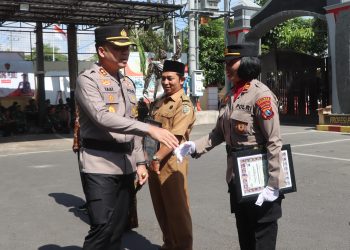 Kapolsek Karangrejo, Terima Penghargaan dari Kapolres Tulungagung