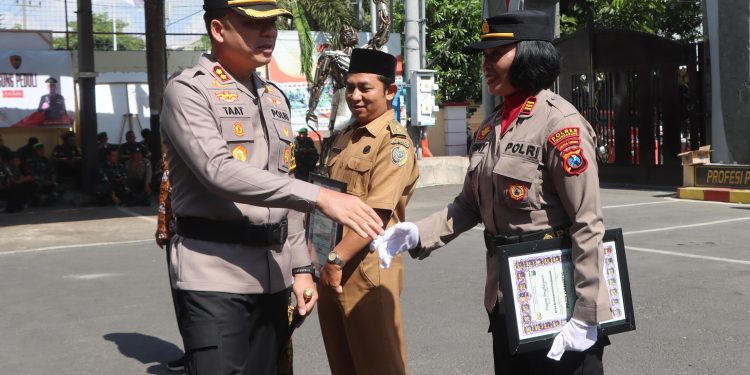 Kapolsek Karangrejo, Terima Penghargaan dari Kapolres Tulungagung