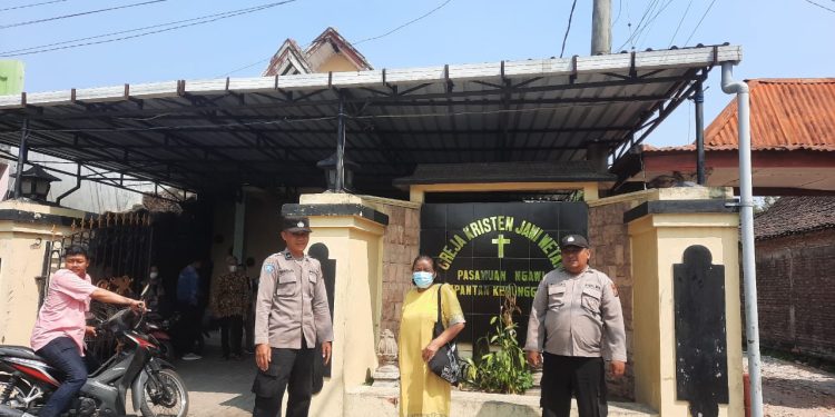 Cooling System Jelang Pilkada, Polres Ngawi Tingkatkan Pengamanan Gereja