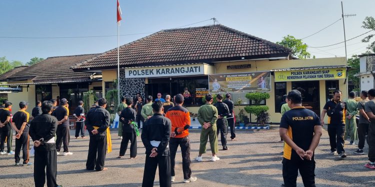 Jaga Kamtibmas Ngawi, Polsek Karangjati Olahraga Bersama Paguyuban Pencak Silat