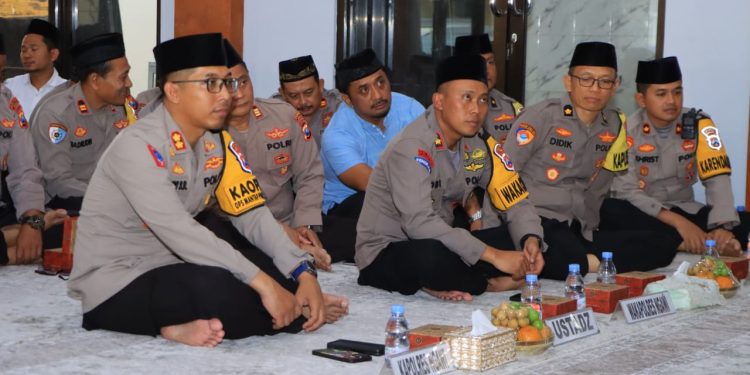 Teladani Akhlak Rasululloh SAW,  Polres Ngawi Gelar Maulid Nabi