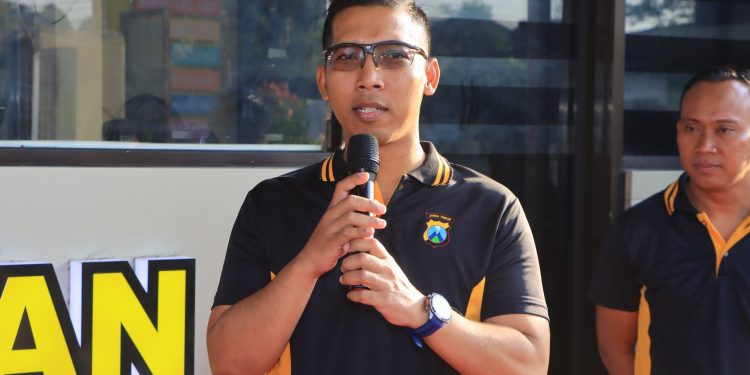 Polres Ngawi Gelar Olah Raga Bersama, Peringati Hari Jadi Polwan RI ke-76 dan HKGB ke-72