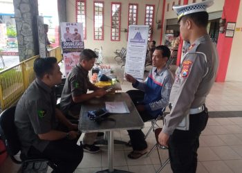 Jaga Keselamatan Penumpang, Polres Ngawi Cek Urine Sopir di Terminal Kertonegoro