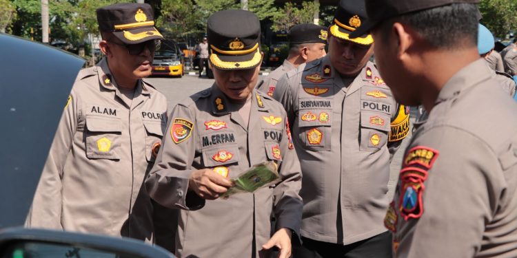 Polres Nganjuk Bersama Rolog Polda Jatim Lakukan Pengecekan Kesiapan Kendaraan Dinas dan Alat material khusus