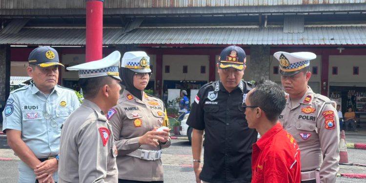 Lantas Polres Ngawi Laksanakan Ramp Check di Terminal Kertonegoro