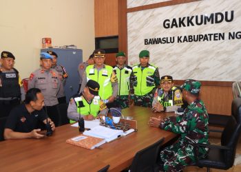 Ciptakan Kondusifitas Ngawi, TNI Polri Laksanakan Patroli Blue Light