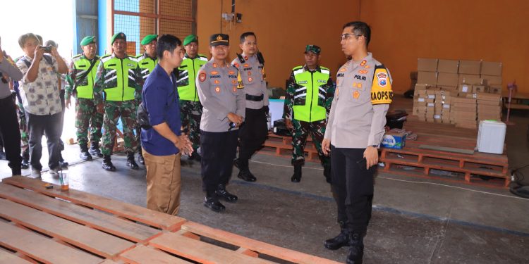 Pastikan Keamanan Logistik Pilkada 2024, Kapolres Ngawi Cek Gudang KPUD