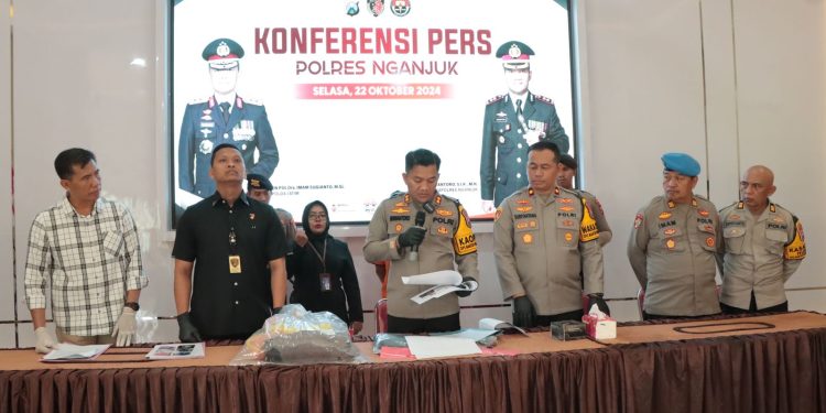 Polda Jatim Cek Kelayakan Almatsus dan Ranmor Dinas di Polres Ngawi Jelang Pilkada 2024