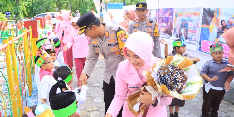 Dukung Dunia Pendidikan, Kapolres Ngawi Kunjungi TK Kemala Bhayangkari