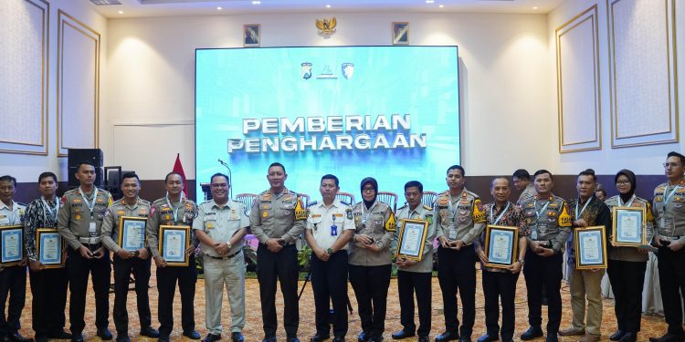 Lantas Polres Ngawi Dapat Penghargaan dari Polda Jatim