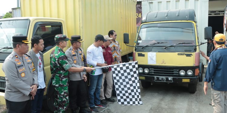 Kapolres Nganjuk dan Ketua KPU Pimpin Apel Kesiapan dan Pengamanan Distribusi Logistik Pemilu 2024, Pastikan Semua Aman Tanpa Hambatan
