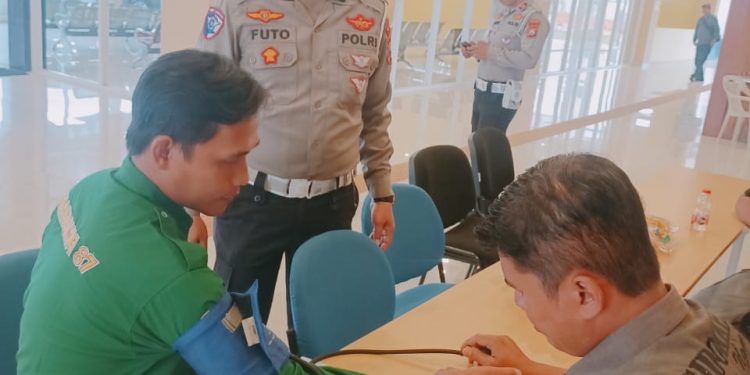 Satlantas Polres Ngawi Gelar Ramp Check, Pastikan Keselamatan Penumpang.